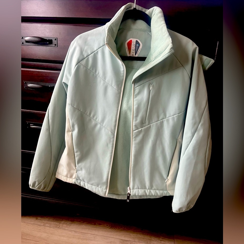 Green fully lined hooded jacket. Sz: L